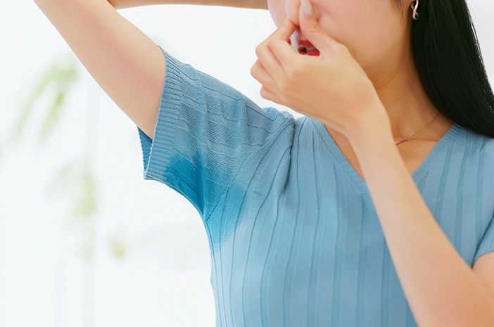 Cara Menghilangkan Bau Badan Menyengat Secara Alami dan Efektif