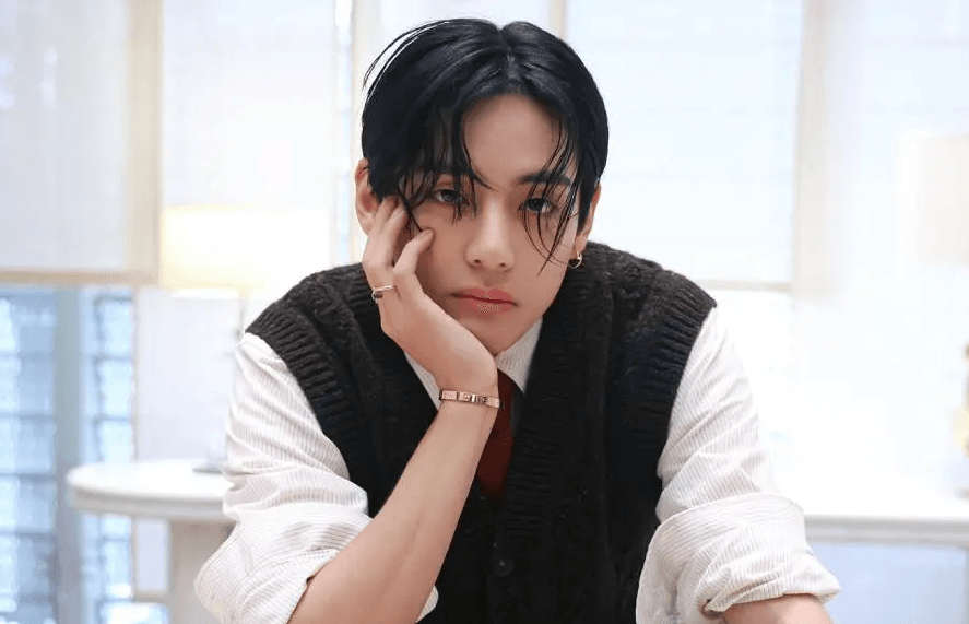 V BTS Buka Suara Soal Chat Pribadi dengan Min Hee Jin yang Dijadikan Bukti Sidang