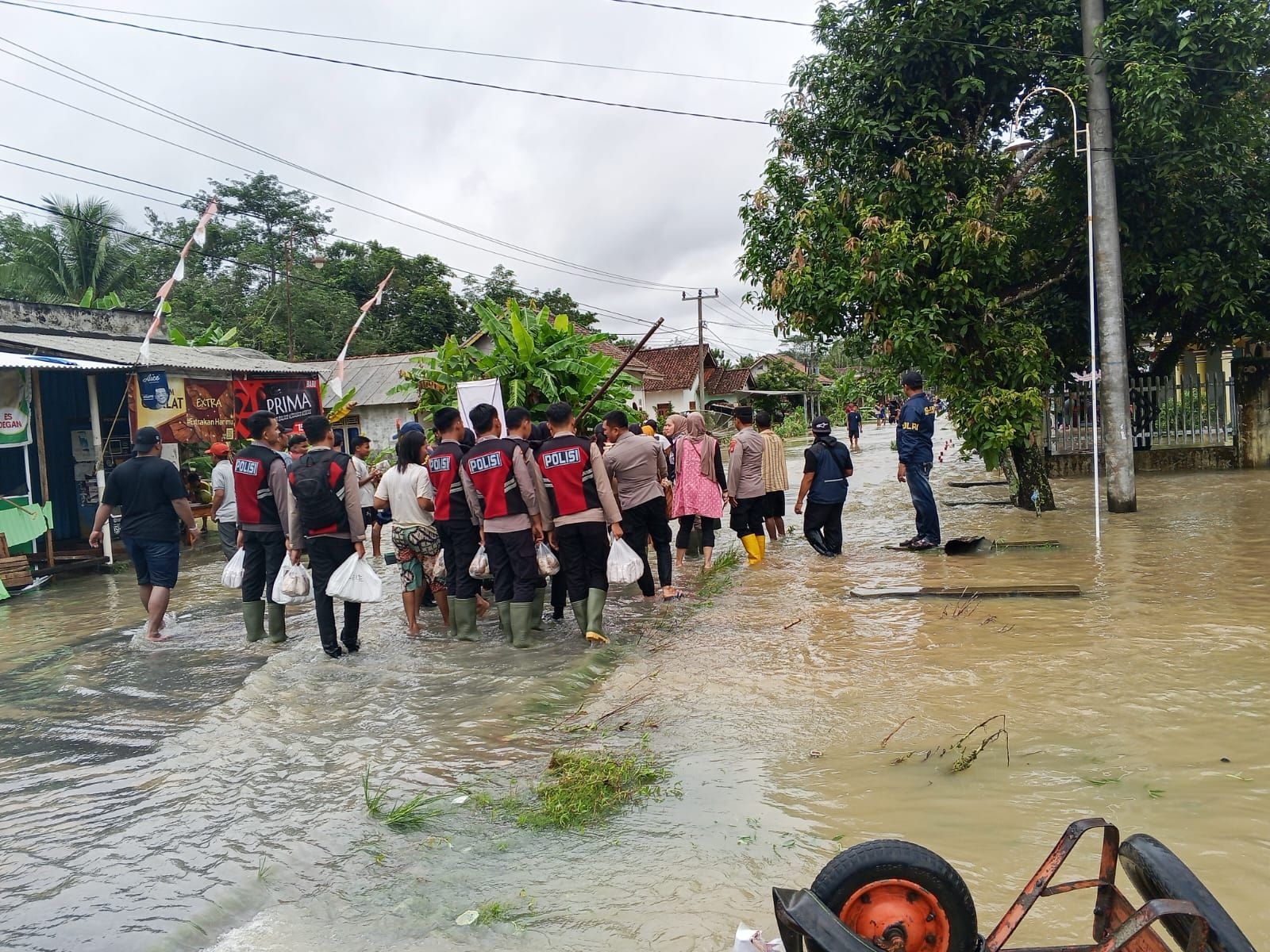Sungai Muara Balak Meluap, 8 Desa di Belitang III OKU Timur Terendam Banjir Hingga 3 Meter