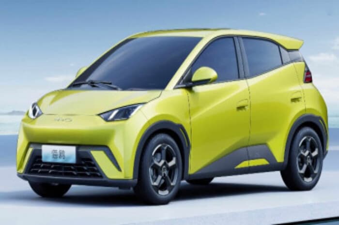 Adu Hemat Mobil Murah: Listrik vs Bensin, Siapa Lebih Untung Dipakai Harian?